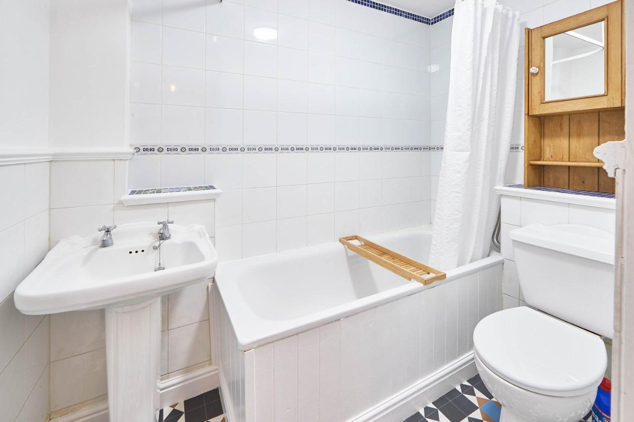 Host & Stay - Abbey View Cottage Уитби Экстерьер фото